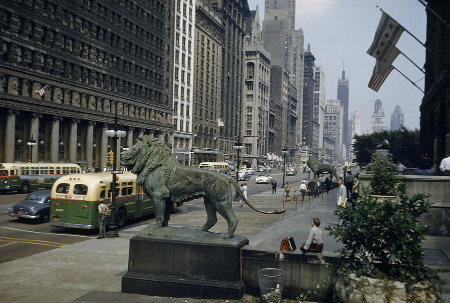 Photo of Art Institute and lions 1945