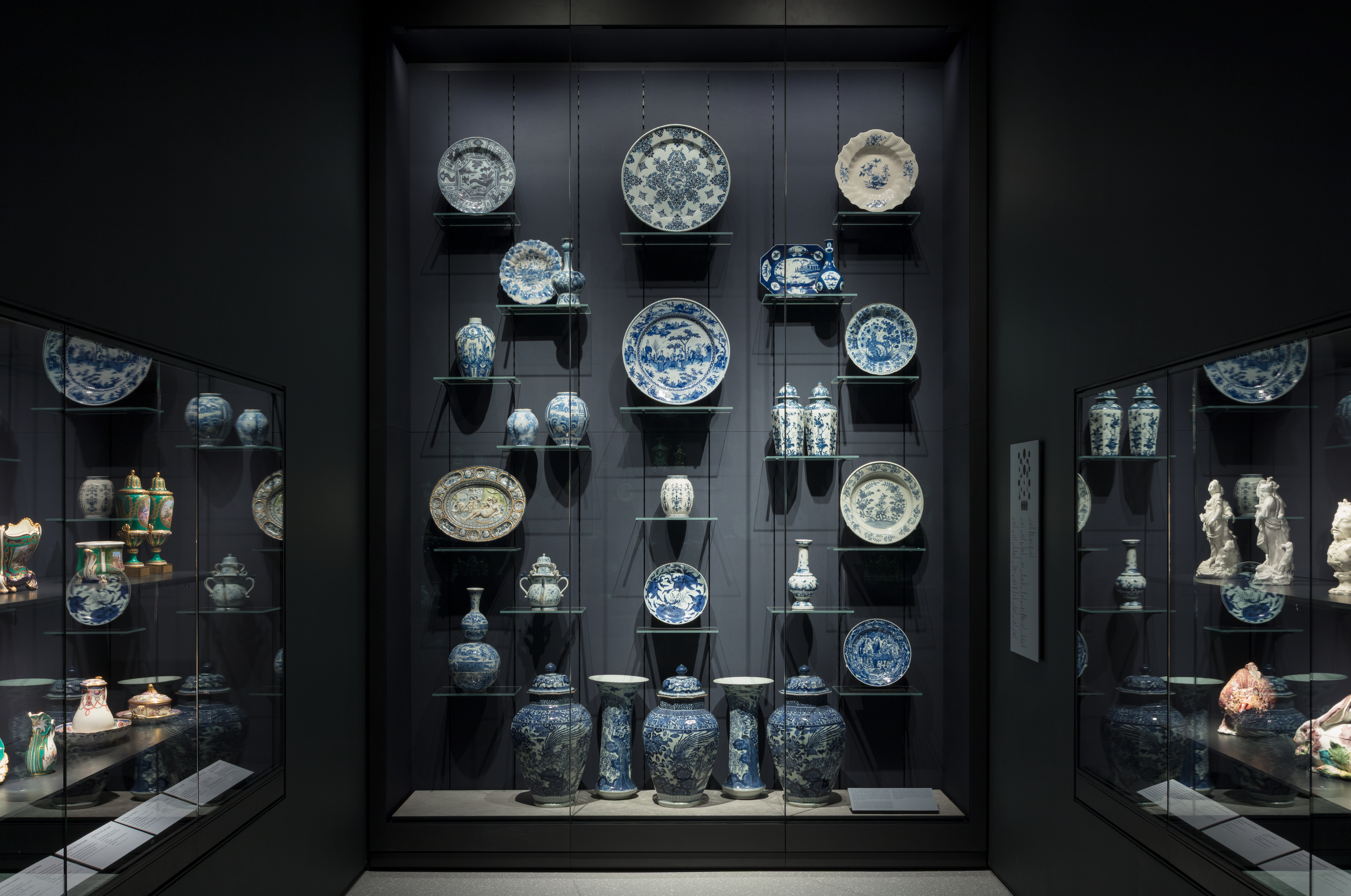 J29051 010 int Press (300ppi, 3000px, sRGB, JPEG)