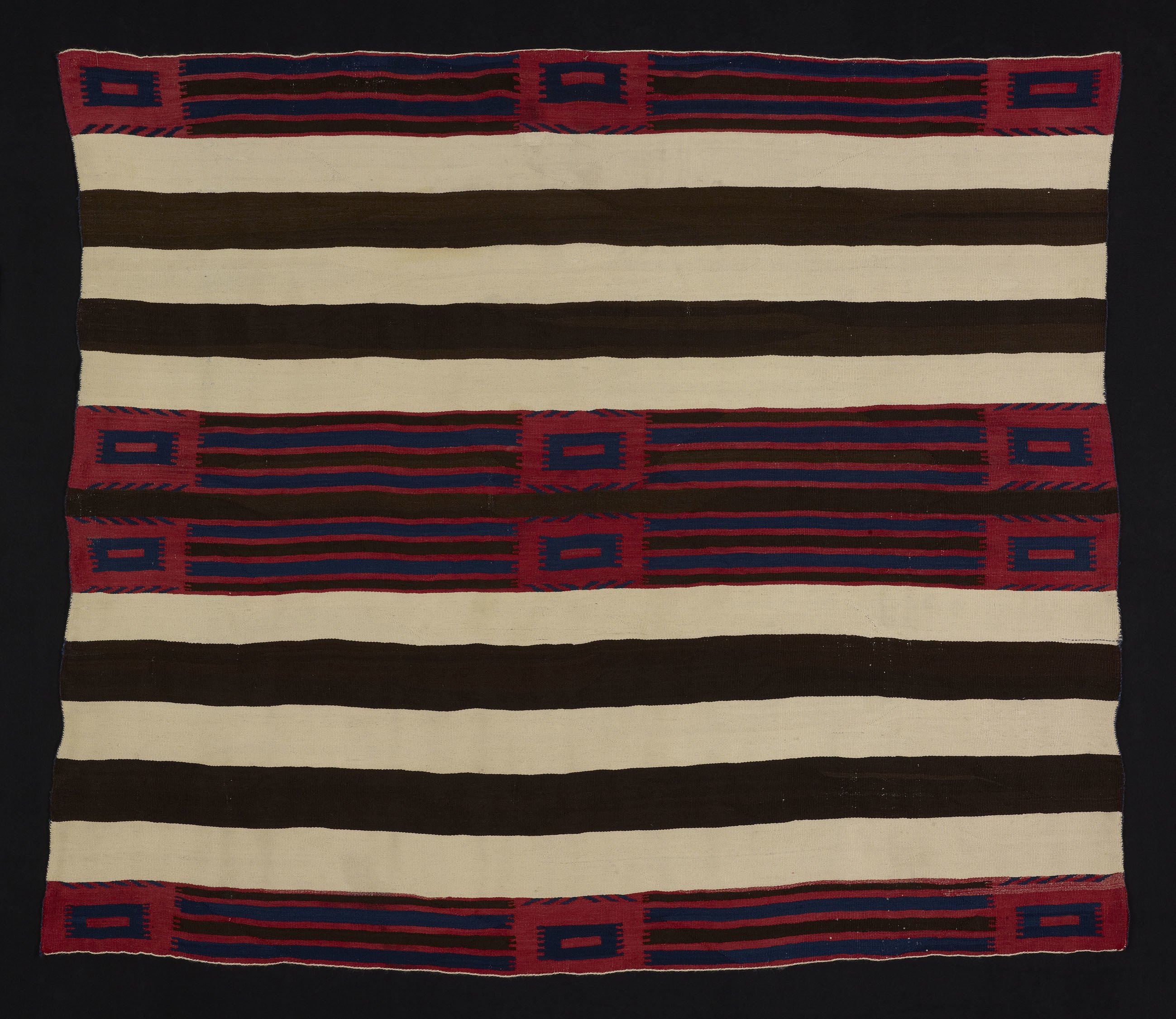 2001.45 Terry Dewald Chief Blanket