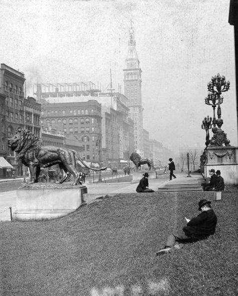 1895 photo of Art Institute lions from the front lawnLions Lawn